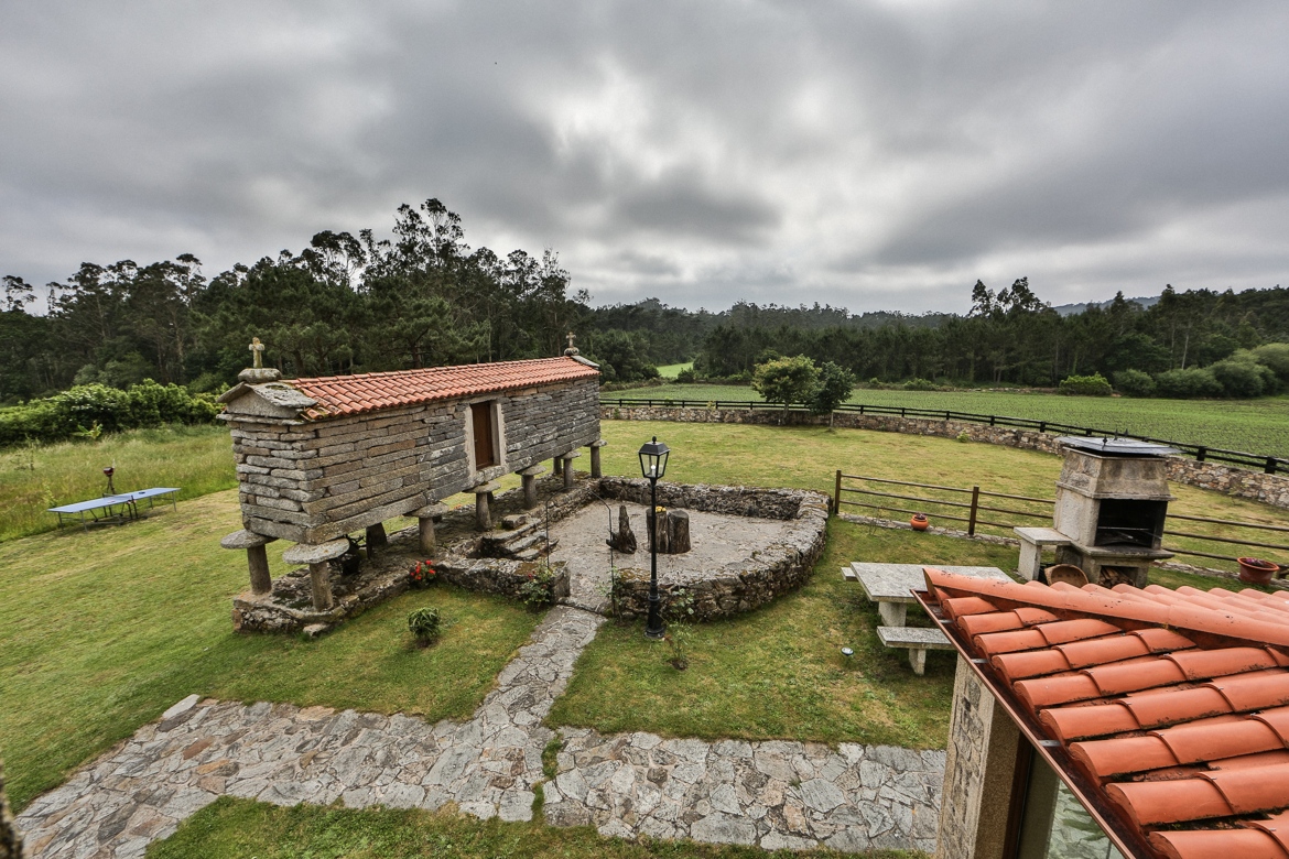 Hórreo y lareira